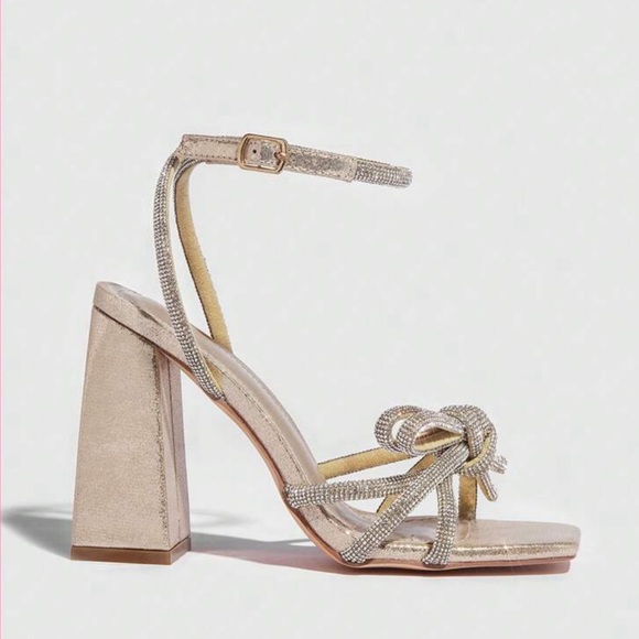 NWT! Size 7.5 chunky rhinestone heels (champagne color) - Picture 2 of 6